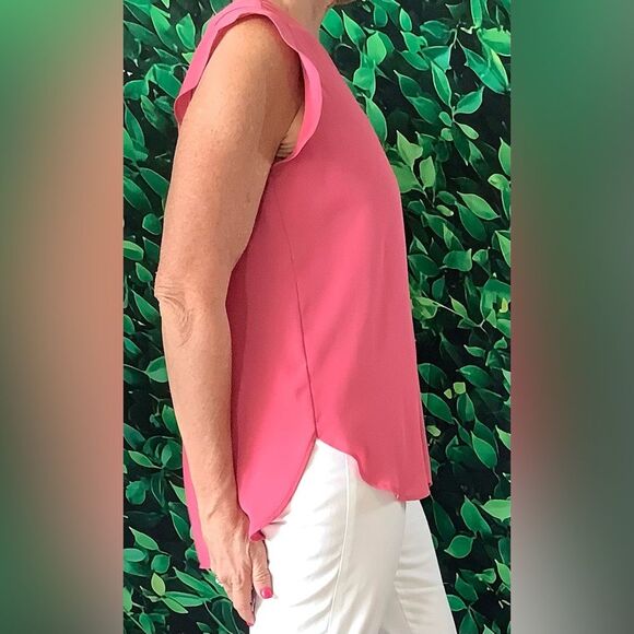 🌺 LOFT Coral Flutter Sleeve Blouse – V-Neck w/ Gold Buttons – Size M - Picture 4 of 5